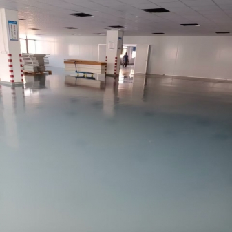凹凸不平厂房地面使用环氧平涂后的效果